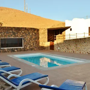 https://villa-gabriela.in-canary-islands.com